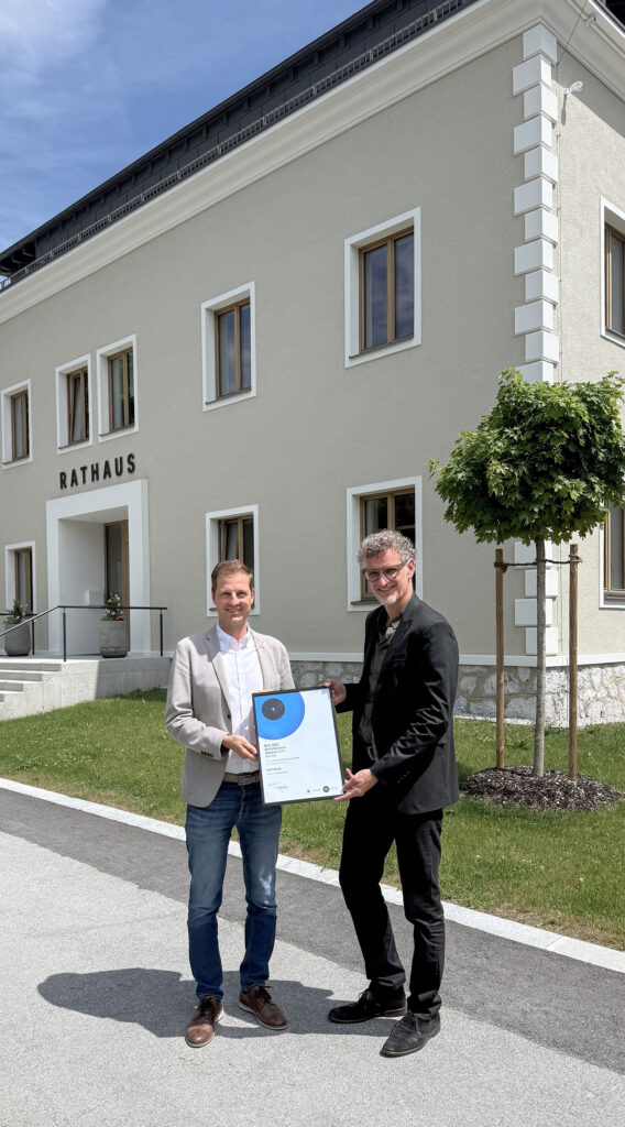 V.l.n.r: Bürgermeister Thomas Reingruber und Architekt DI Gerhard Kreiner